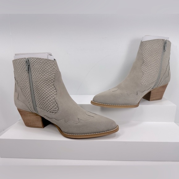 NEW - Matisse Genuine Suede Leather Ankle Boots  -  Daphne -  Dove Grey - Size 9 - Picture 3 of 10
